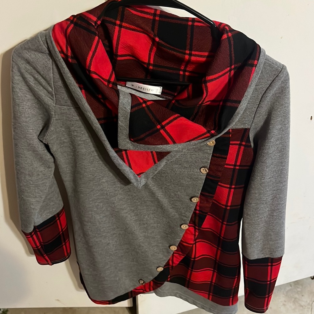 M women’s sweater